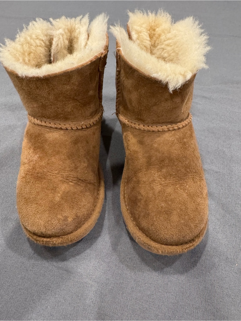UGG Bailey Bow II Chestnut Brown Girls Size 11 Suede Shearling Ankle Boots